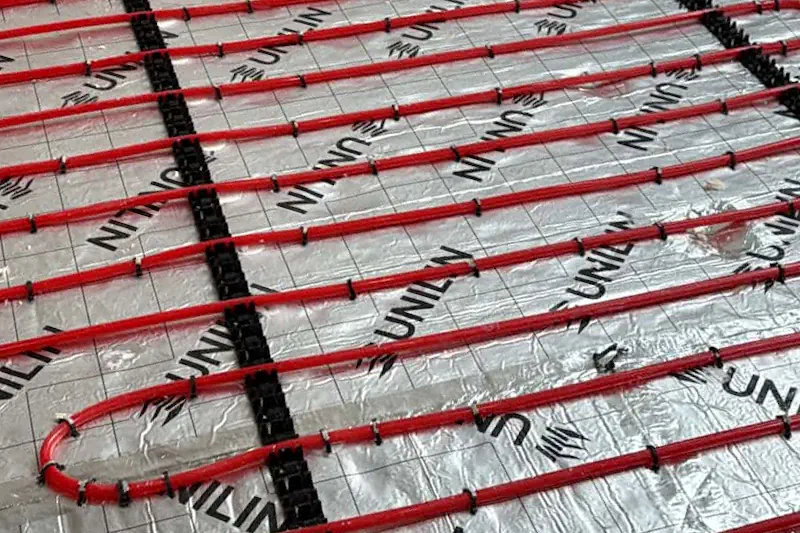 Underfloor heating warm trace ufh